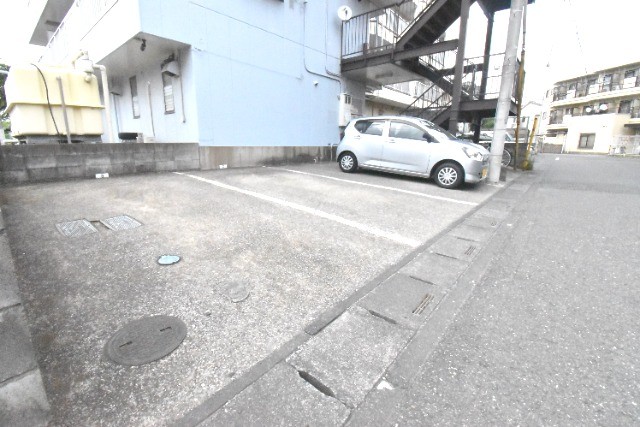 ��ʌ��������܎s�΋擌�Y�a�Q���ڂ̃}���V�����̒��ԏ�