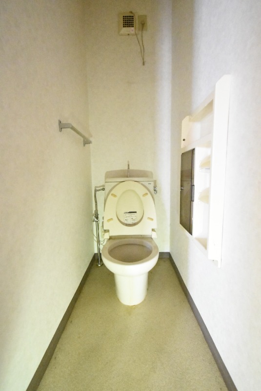 ��ʌ��@�c�s���m�؂P���ڂ̃A�p�[�g�̃g�C��