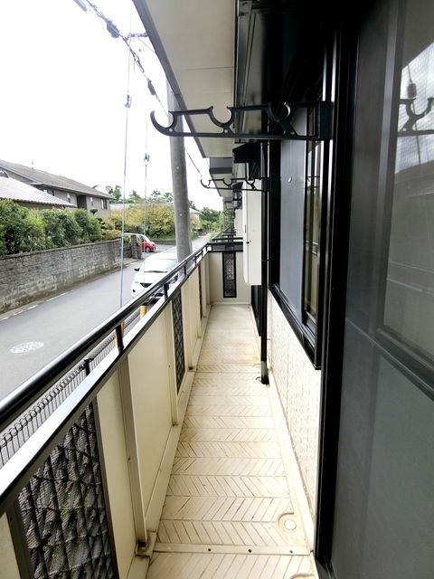 ��ʌ�����s�ܔԒ��̃A�p�[�g�̃o���R�j�[