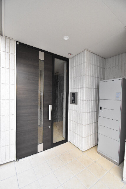 ��ʌ�����s�{�O��P���ڂ̃}���V�����̃G���g�����X