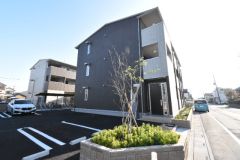 ��ʌ��z�J�s�{�{���R���ڂ̃A�p�[�g�̌����O��