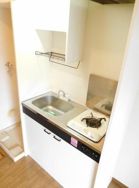 ��ʌ��������܎s��掭��܂T���ڂ̃A�p�[�g�̃L�b�`��