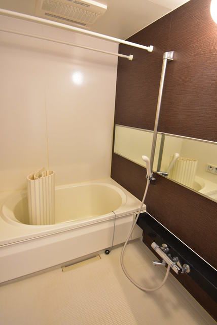 ��ʌ��������܎s�����扺�����S���ڂ̃A�p�[�g�̃o�X