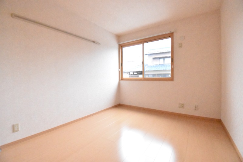 ��ʌ��z�J�s�_�����R���ڂ̃A�p�[�g�̂��̑������E�X�y�[�X