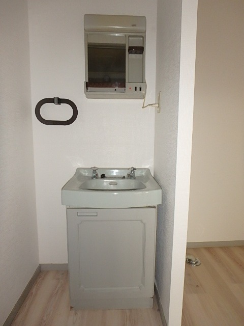 ��ʌ��������܎s�������a�c���P���ڂ̃A�p�[�g�̐��ʏ�