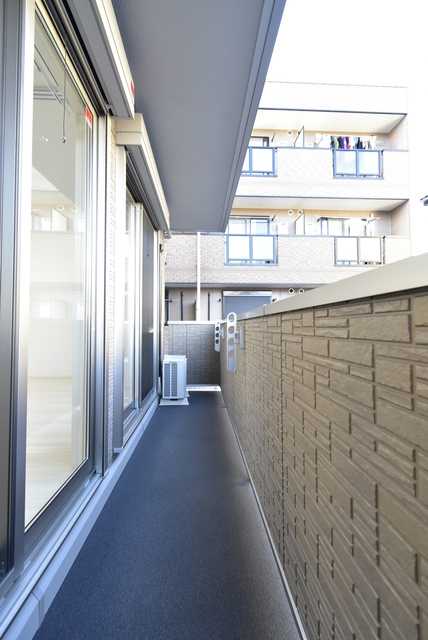 ��ʌ��������܎s��������S���ڂ̃A�p�[�g�̃o���R�j�[