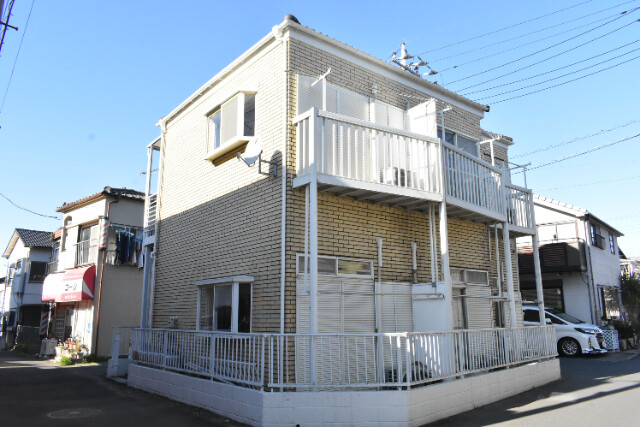 ��ʌ���z�s�厚���Ԃ̃A�p�[�g�̌����O��