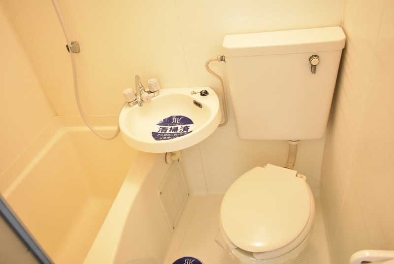 ��ʌ���z�s�厚���Ԃ̃A�p�[�g�̃o�X