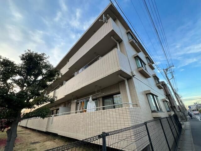 ��ʌ��z�J�s���������̃}���V�����̌����O��