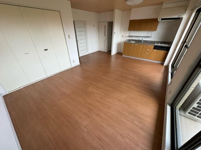 ��ʌ��z�J�s���������̃}���V�����̋��ԁE���r���O