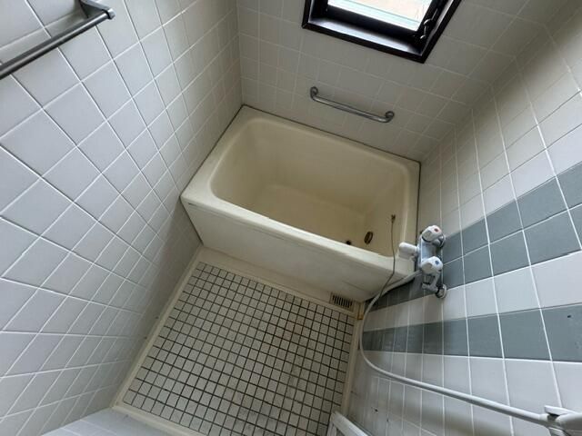 ��ʌ��z�J�s���������̃}���V�����̃o�X