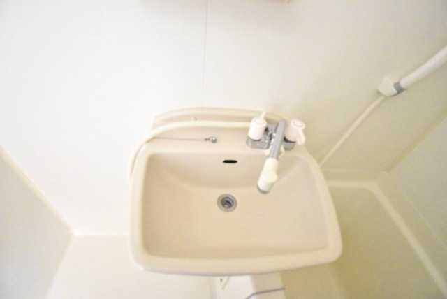 ��ʌ��������܎s�΋擌�Y�a�P���ڂ̃A�p�[�g�̐��ʏ�