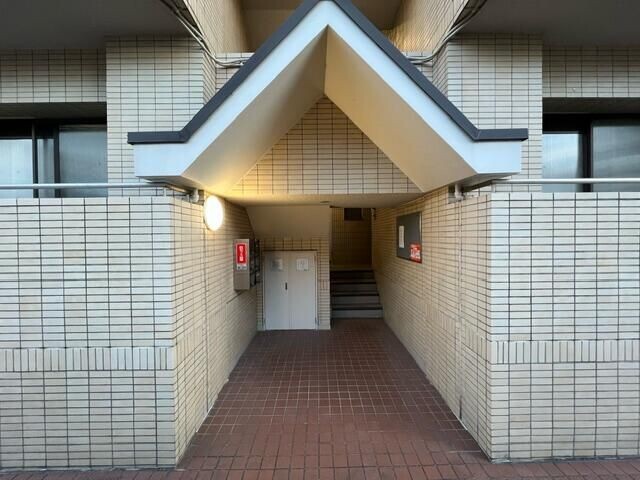 ��ʌ��z�J�s���������̃}���V�����̃G���g�����X