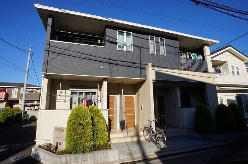 ��ʌ���z�s�厚�����̃A�p�[�g�̌����O��