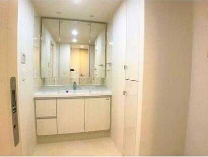 ��ʌ��������܎s�k��{�����P���ڂ̃}���V�����̐��ʏ�