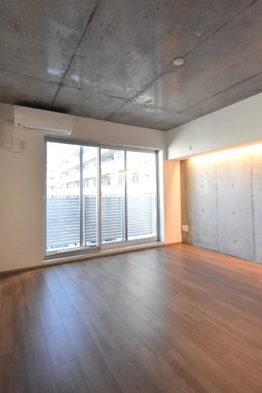 ��ʌ��������܎s�k��y�C���P���ڂ̃}���V�����̋����E���r���O