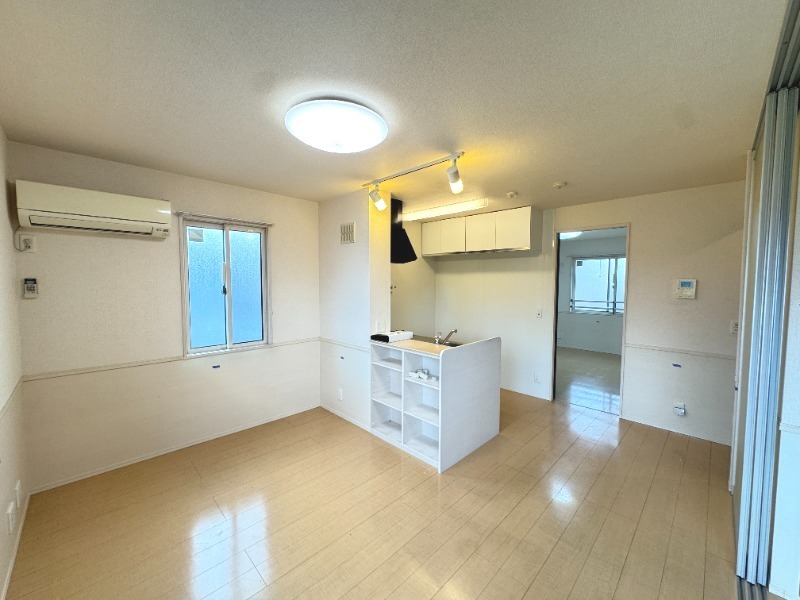 ��ʌ��������܎s�΋�����U���ڂ̃A�p�[�g�̋����E���r���O