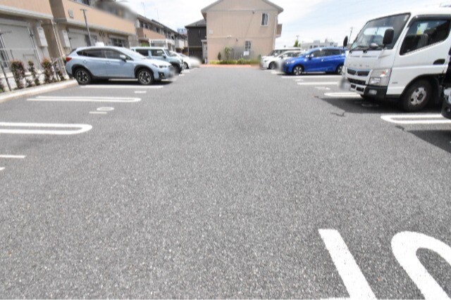 ��ʌ��������܎s�΋�����U���ڂ̃A�p�[�g�̒��ԏ�