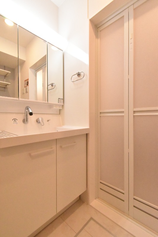 ��ʌ��z�J�s�����c���̃A�p�[�g�̐��ʏ�