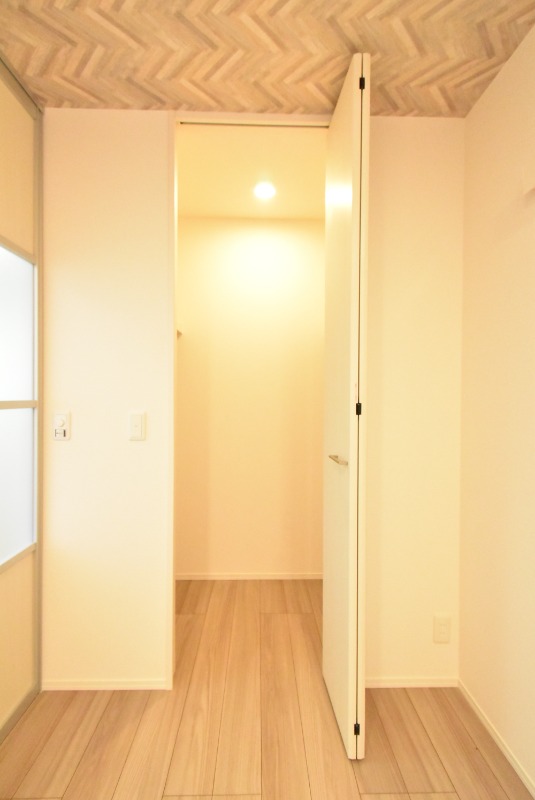 ��ʌ��z�J�s�����c���̃A�p�[�g�̎��[