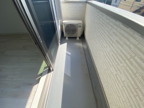 ��ʌ�����s�씵���J�P���ڂ̃A�p�[�g�̃o���R�j�[