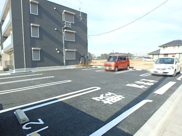 ��ʌ��������܎s���搼��{�R���ڂ̃A�p�[�g�̒��ԏ�