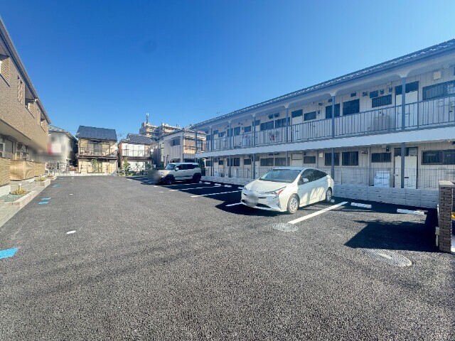 ��ʌ��z�J�s�ԎR���R���ڂ̃A�p�[�g�̒��ԏ�