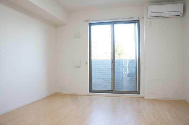 ��ʌ��������܎s�������˂P���ڂ̃A�p�[�g�̋��ԁE���r���O