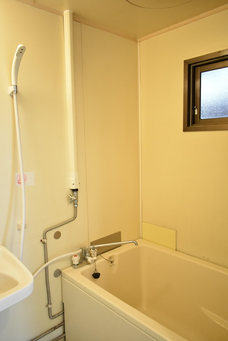 ��ʌ��������܎s��{��O���P���ڂ̃A�p�[�g�̃o�X