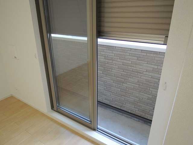 ��ʌ��������܎s�������˂P���ڂ̃A�p�[�g�̃o���R�j�[