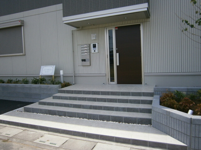 ��ʌ��z�J�s���C�N�^�E���Q���ڂ̃A�p�[�g�̃G���g�����X