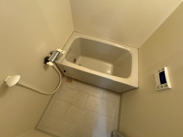 ��ʌ��z�J�s���������̃}���V�����̃o�X