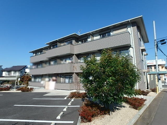 ��ʌ��������܎s���搼��{�R���ڂ̃A�p�[�g�̒��ԏ�