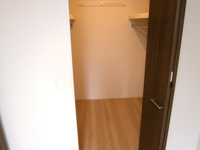 ��ʌ��z�J�s���C�N�^�E���Q���ڂ̃A�p�[�g�̎��[