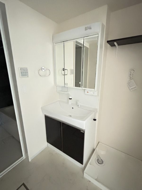 ��ʌ��������܎s���搼��{�Q���ڂ̃A�p�[�g�̐��ʏ�