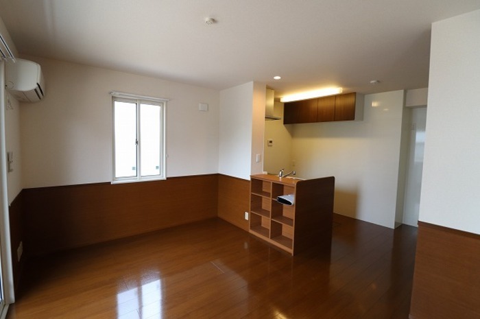 ��ʌ��������܎s�΋�厚�����̃A�p�[�g�̋��ԁE���r���O