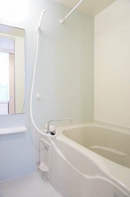 ��ʌ�����s��c�{�̃A�p�[�g�̃o�X