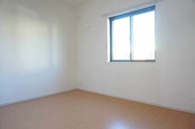 ��ʌ�����s��c�{�̃A�p�[�g�̂��̑������E�X�y�[�X