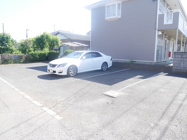 ��ʌ��������܎s�������a�c���P���ڂ̃A�p�[�g�̒��ԏ�