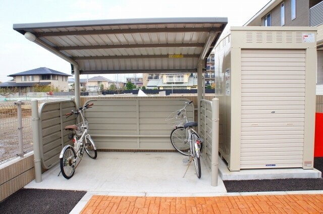 ��ʌ�����s��c�{�̃A�p�[�g�̂��̑�