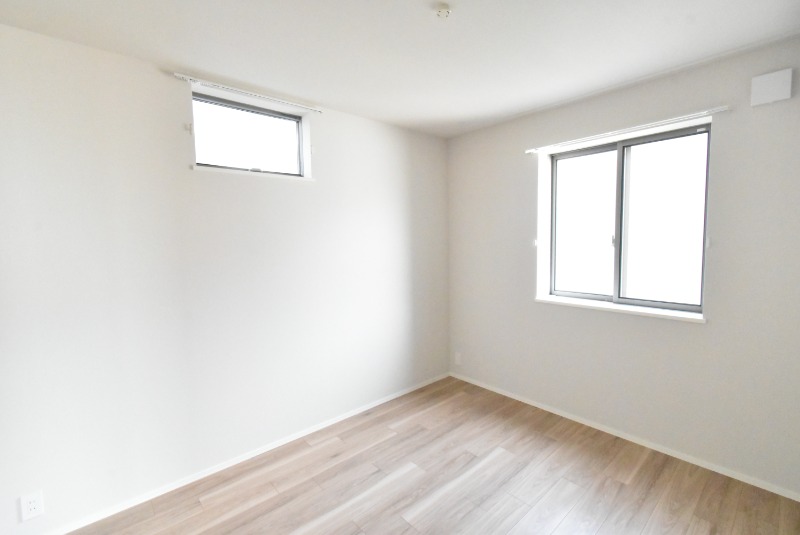 ��ʌ�����s�ŐV���̃}���V�����̂��̑������E�X�y�[�X