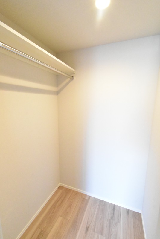 ��ʌ�����s�ŐV���̃}���V�����̎��[