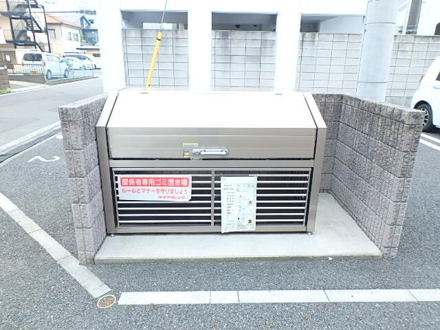 ��ʌ��������܎s�k�擌�听���Q���ڂ̃A�p�[�g�̂��̑�