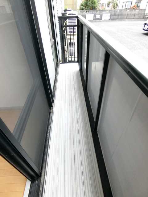 ��ʌ�����s�厚��J�{���̃A�p�[�g�̃o���R�j�[