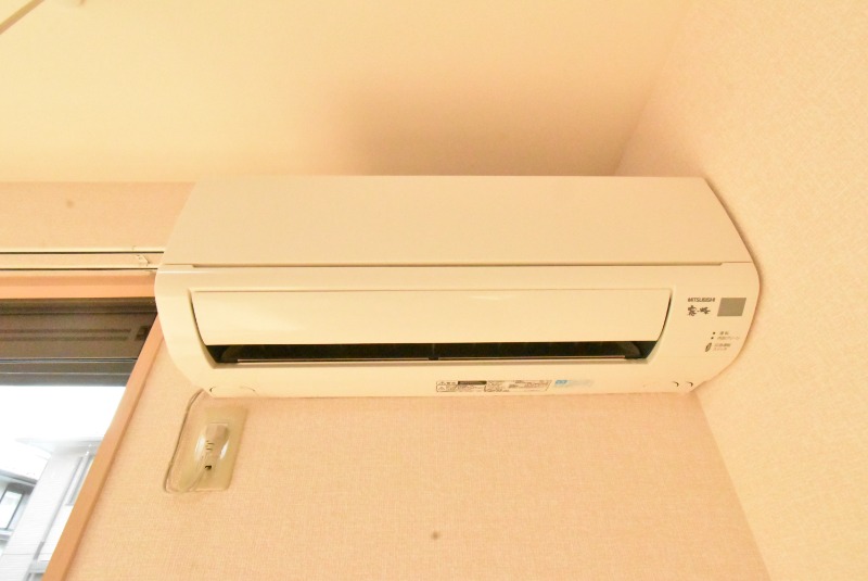 ��ʌ�����s������U���ڂ̃A�p�[�g�̂��̑��ݔ�