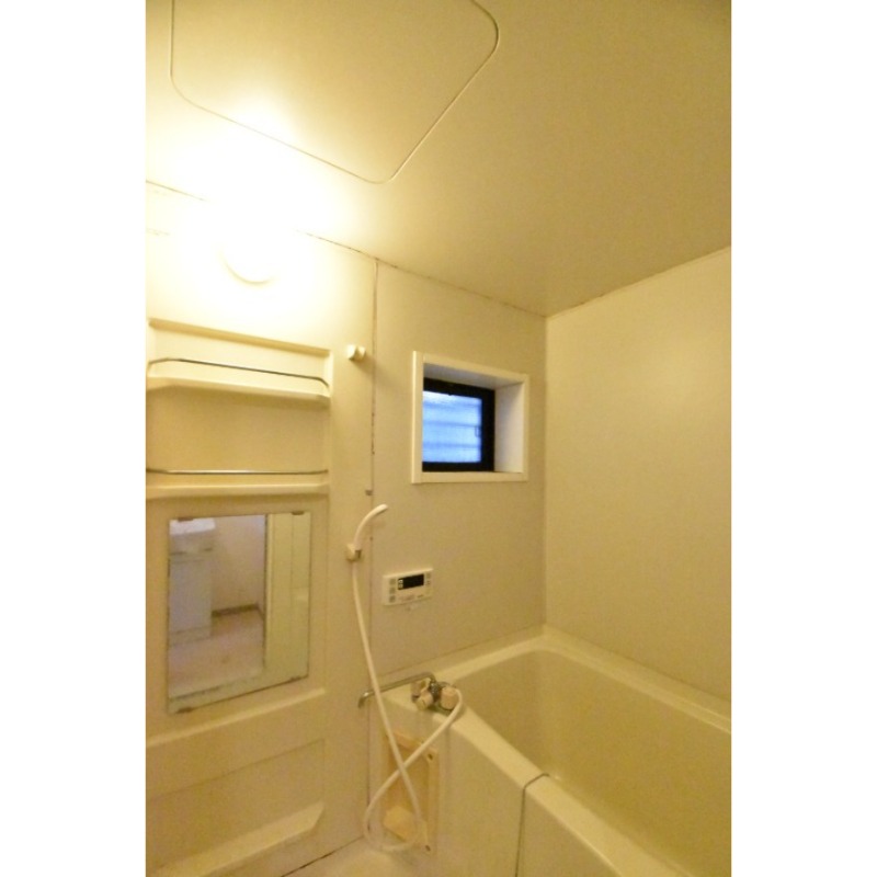 ��ʌ�����s�˒˂R���ڂ̃A�p�[�g�̃o�X