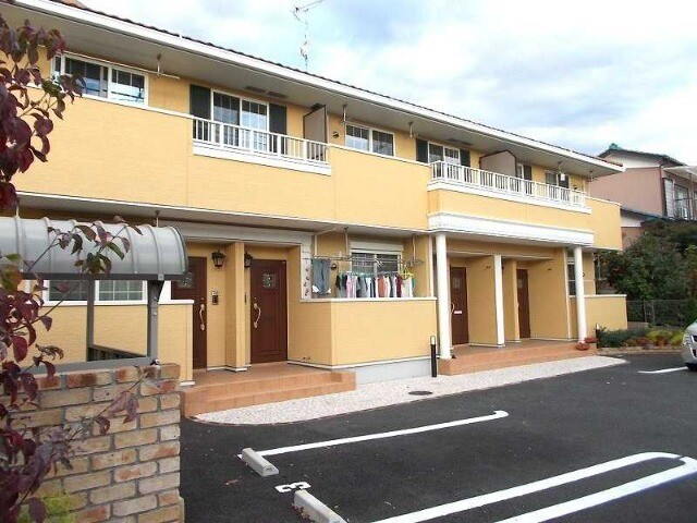 ��ʌ�����s���{���Q���ڂ̃A�p�[�g�̌����O��