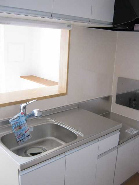 ��ʌ�����s���{���Q���ڂ̃A�p�[�g�̃L�b�`��