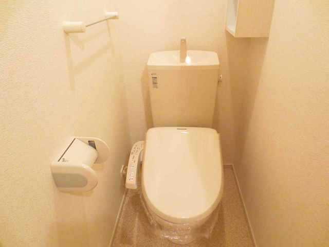 ��ʌ�����s���{���Q���ڂ̃A�p�[�g�̃g�C��