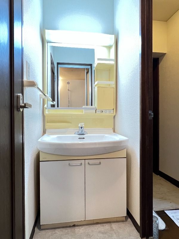 ��ʌ�����s�˒˓��R���ڂ̃}���V�����̐��ʏ�